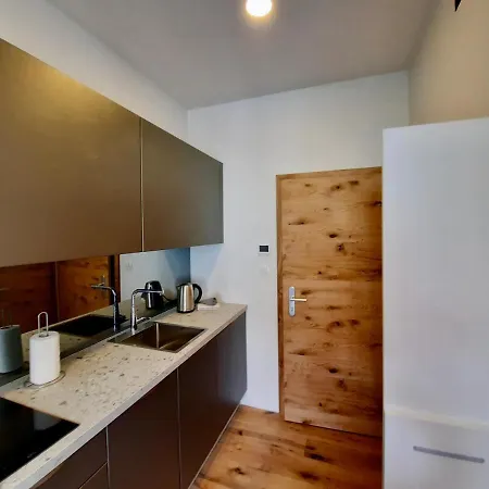 Silver Apartman *